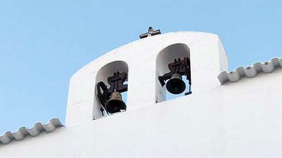 El campanario del Monasterio de San Cristófol, un ejemplo de construcción típica ibicenca. Foto de soloibiza.com