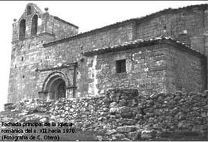 una vieja foto de la bella iglesia románica. Carlos Otero