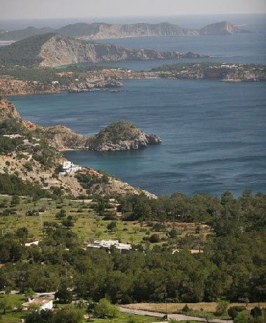 Reserva Natural de Es Vedrà. Foto Turismo de Ibiza.