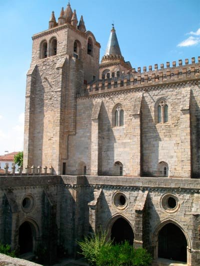 Catedral de Évora, vista desde la terraza del claustro. Imagen de Tomás Alvarez/Guiarte.com