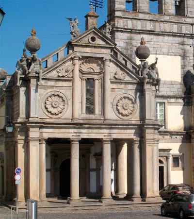 La iglesia de la Gracia, en Évora. Imagen de Tomás Alvarez/Guiarte.com
