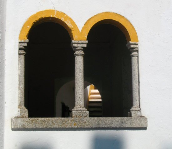 Bellas ventanas de la casa de los condes de Portalegre. Imagen de Tomás Alvarez/Guiarte.com