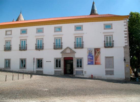 El Museo de Évora ocupa el Palacio Arzobispal. Imagen de Tomás Alvarez/Guiarte.com