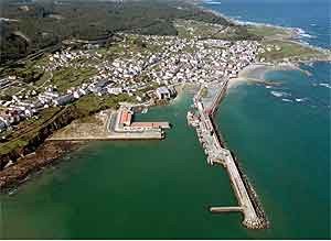 Vista aérea de esta población, en la verdeante costa de la provincia de Lugo.