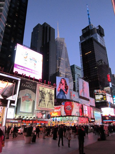 Times Square, en Nueva York, un paraíso para el amante de las compras. Foto Guiarte Copyright.