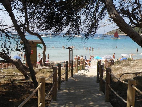 Playa de Ibiza. Imagen de Guiarte.com