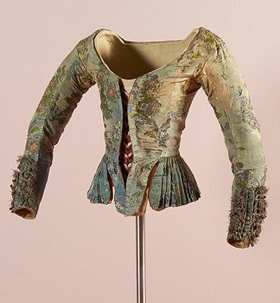 Jubón de seda adamascada. Colección de indumentaria del siglo XVIII del Museo San Telmo
