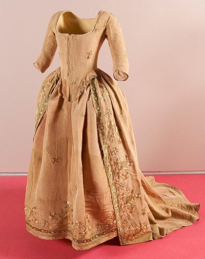 Vestido. Colección de indumentaria del siglo XVIII del Museo San Telmo