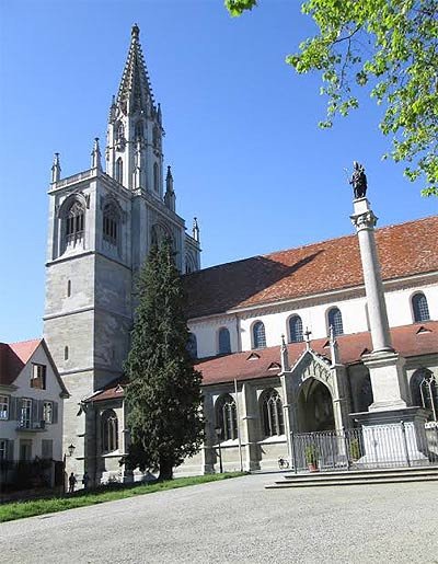 Exterior de la catedral de Constanza (Alemania), desde el flanco sur. Imagen de Guiarte.com.