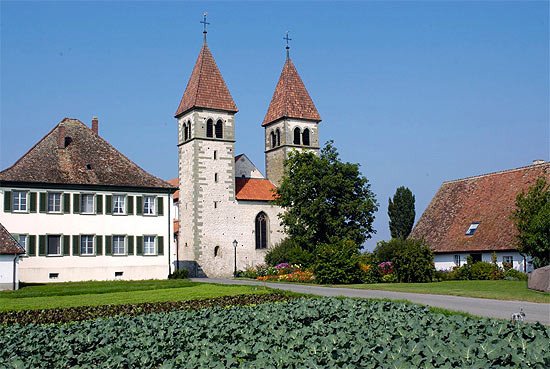 La iglesia de San Pedro y San Pablo, en Niederzell. Imagen Tourist Information Reichenau/Keller