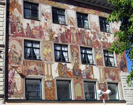 Pinturas en la fachada de la Hohes Haus, en Constanza (Alemania). Imagen Guiarte.com
