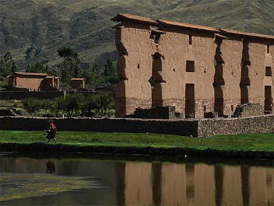 Qhapac Ñan: Sistema vial andino Patrimonio Mundial.Sitio arqueológico de Wiraqocha, Raqchi (Perú) ©Ricardo Guevara Cardenas/Ministerio de Cultura.