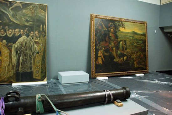 Montaje de la muestra Las armas del Greco, en el Museo del Ejército de Toledo.