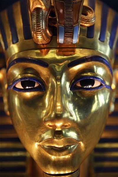 Máscara funeraria del faraón Tutankamón. Museo del Cairo.