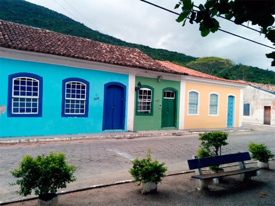 Casas de aire azoriano, en Ribeirao da Ilha. Guiarte.com
