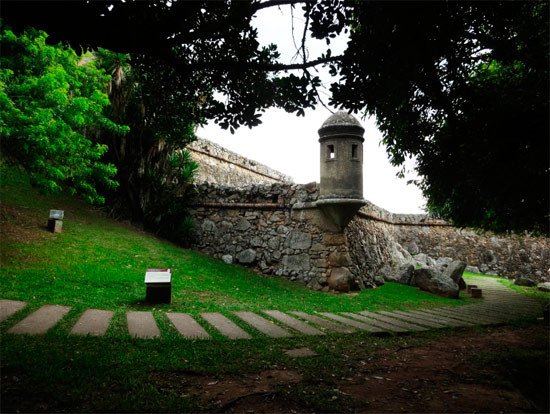 Detalle del fuerte de San José, en Ponta Grossa, distrito de Canasvieiras. Imagen de Guiarte.com