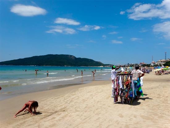 Ingleses do Rio Vermelho tiene una playa magnífica. Guiarte.com