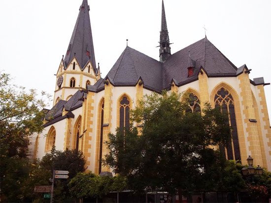 La Iglesia gótica de San Lorenzo, en Ahrweiler,  pequeña ciudad del valle del Ahr. Imagen de Guiarte.com