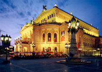 El edificio de la antigua Oper...