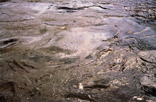 Roni Horn. Still Water (The River Thames, for Example). 1999. litografías offset en papel sin estucar