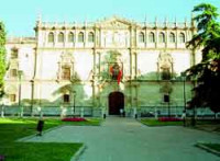 Fachada de la famosa Universid...
