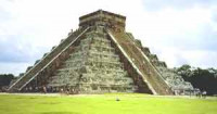 Pirámide de Kukulcán, en Chich...