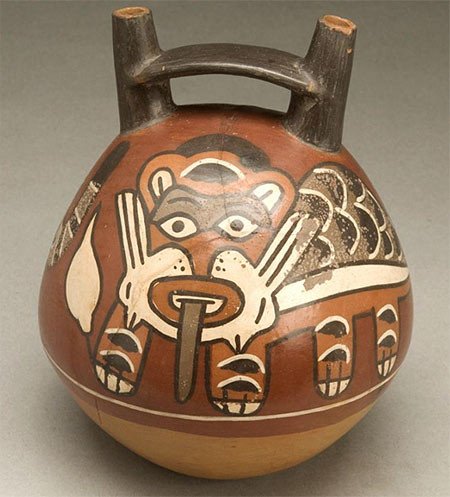 Objeto de cerámica de la cultura Paracas con dibujo de felino. Museo de América.