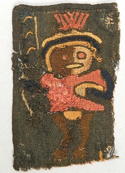 Trozo de tejido Paracas. Foto Museo de América