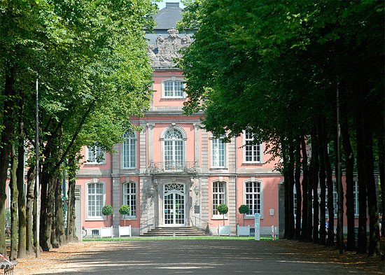 El palacio Jägerhof, en el Hofgarten, alberga un museo dedicado a Goethe. Imagen de Düsseldorf Marketing & Tourismus