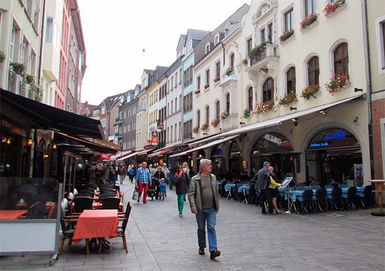 Los establecimientos de hostelería ocupan gran parte de la ciudad vieja, Altstadt. Imagen Guiarte.com