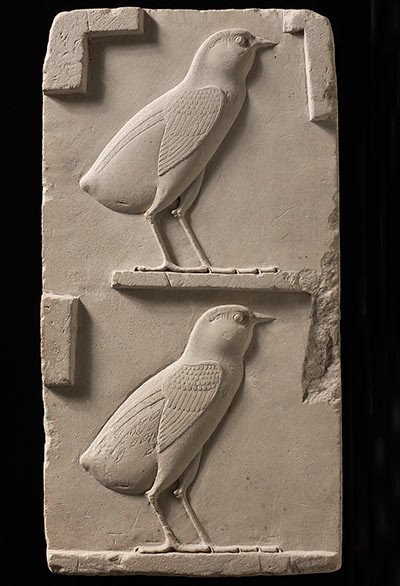 Modelo de escultor: dos pollitos de codorniz Caliza. Baja Época (664-332 a. C.) o Periodio Ptolemaico (332-30 a. C.) © Musée du Louvre, dist. RMN-GP / Christian Décamps