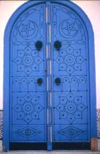 Puerta en Sidi Bou Said. guiarte-Turismo de Túnez. Copyright