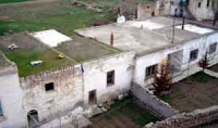 Pequeñas casas con su tejado d...