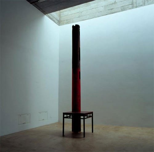 Ai Weiwei, Table and Pillar, 2002 Wooden pillar and table from the Qing Dynasty (1644-1911). London, Tate. Purchased with funds provided by the Asia Pacific Acquisitions Committee, 2008 . Image courte