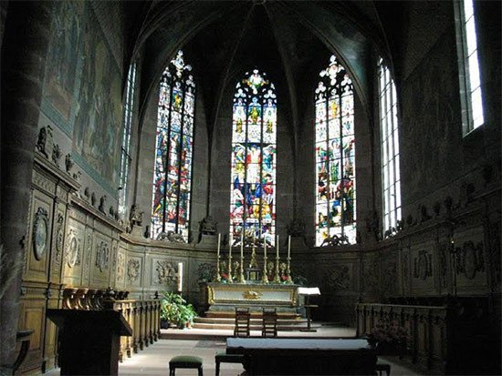 Interior de la iglesia de San Léger. Capilla Mayor. Imagen de guiarte.com. Copyright