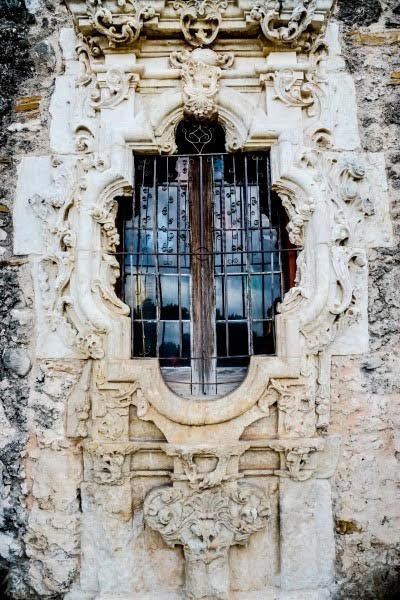 Delicada ventana en el templo de la misión de San José. National Park Service/UNESCO
