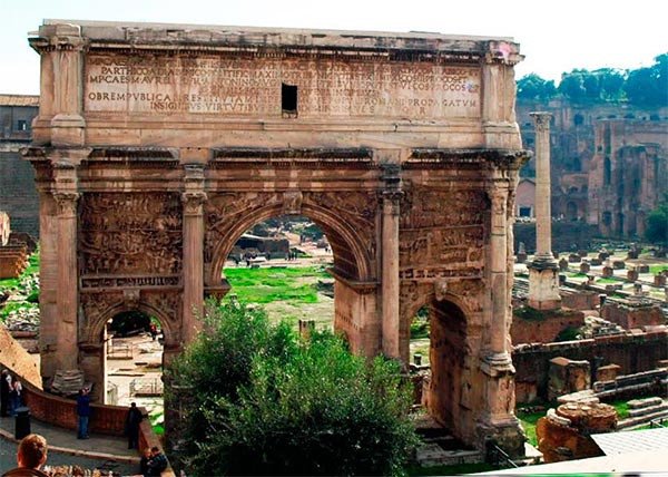 El arco de Septimio Severo, en el Foro Romano. Imagen de Guiarte.com/Raquel Álvarez