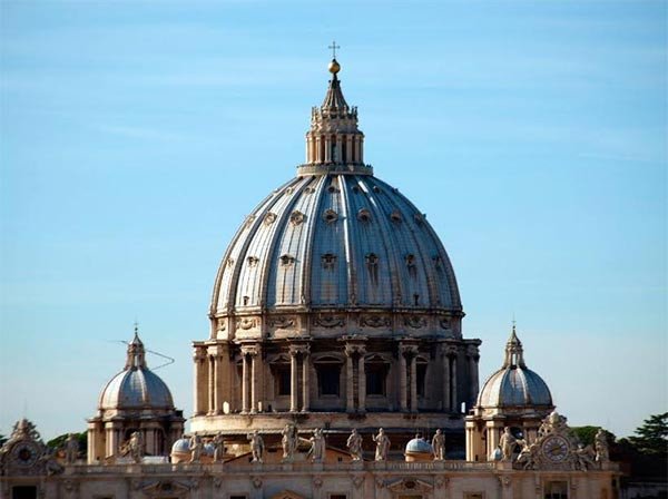 La gran cúpula de la basílica de San Pedro, en Roma, obra de Miguel Angel. Imagen Guiarte.com/Raquel Álvarez.