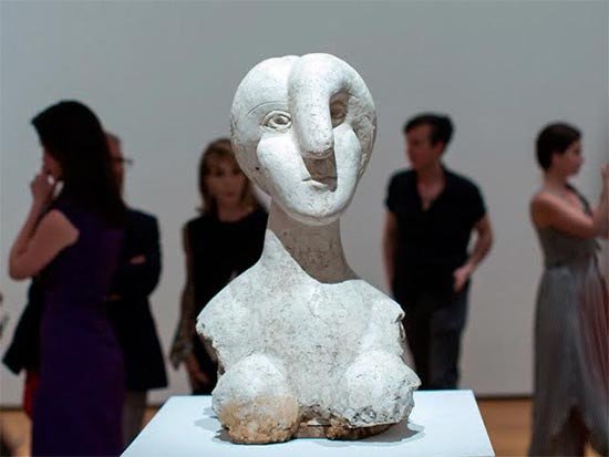 Busto de Mujer, de Pablo Picasso, de una Colección particular, en la muestra que el MoMA presenta sobre la escultura picassiana