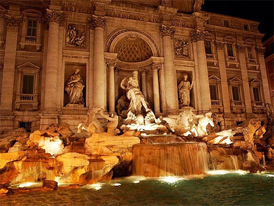 Roma de noche es distinta. Fontana di Trevi. Guiarte.com/Raquel Álvarez