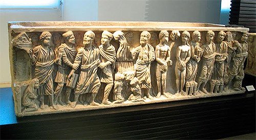 Sarcófago paleocristiano de San Justo, ahora en el Museo Arqueológico Nacional. Imagen de Guiarte.com