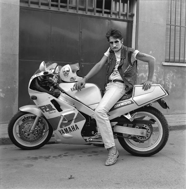 Alberto García-Alix, El argentino y su Yamaha 1000, 1989. Cortesía del artista.