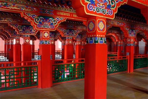 Sitio de la montaña Burkhan Jaldún, Mongolia. Decoración interior de templo budista. © A. Duurenjargal / UNESCO