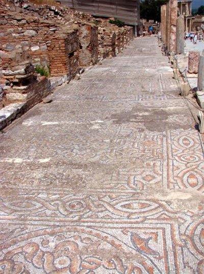 Éfeso. Pavimentos de mosaico ante la calle de Curetes. Imagen de Miguel Ángel Álvarez/guiarte.