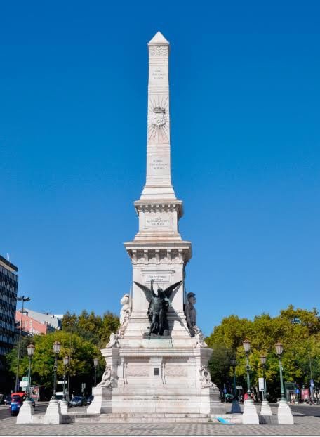 Obelisco de la plaza Restauradores de Lisboa. Imagen de Beatriz Álvarez para Guiarte.com