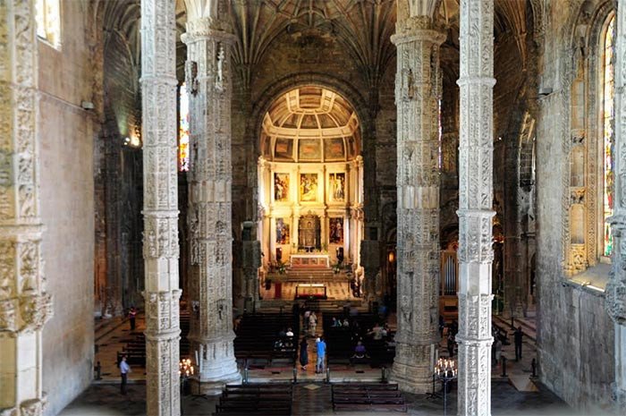 Interior de la iglesia del Monasterio de los Jerónimos, desde el coro alto. Imagen de Beatriz Álvarez para Guiarte.com