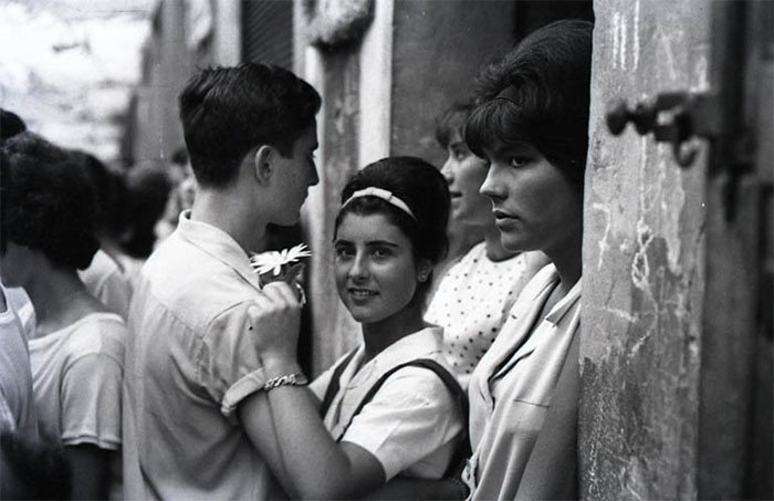 Xavier Miserachs. Festes de Gràcia, Barcelona, 1964.