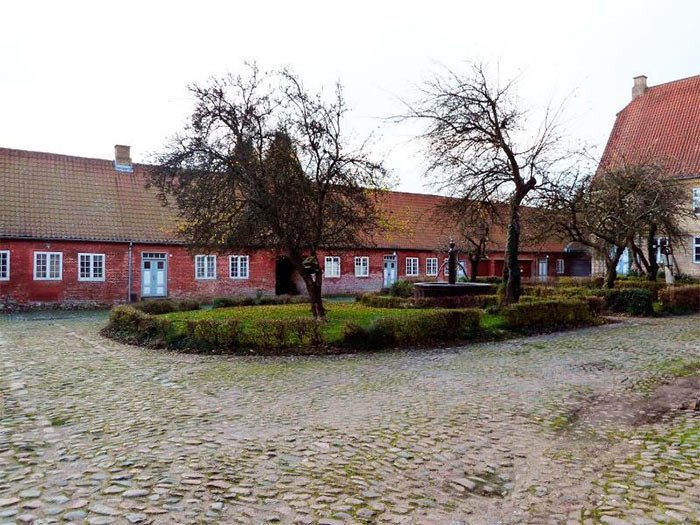 Patio de un edificio comunal en Christiansfeld. © Kolding Kommune/UNESCO