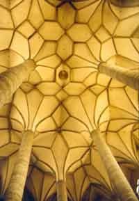 Nervaduras de la techumbre de la iglesia de los franciscanos. Foto guiarte. Copyright