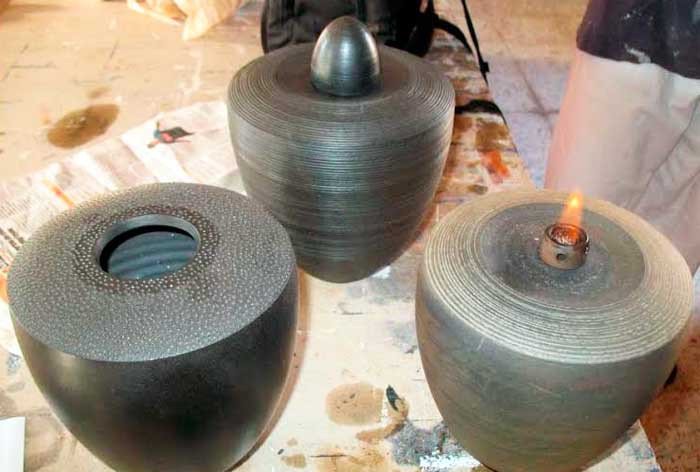Giovanni Papi. Urnas de cerámica negra en el taller del artista. Guiarte.com